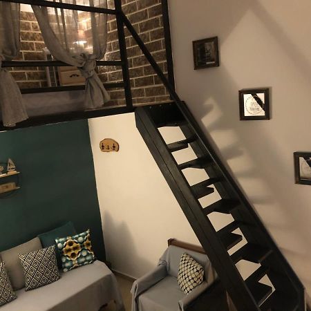 Small Cosy House Lavrion Apartment Екстериор снимка