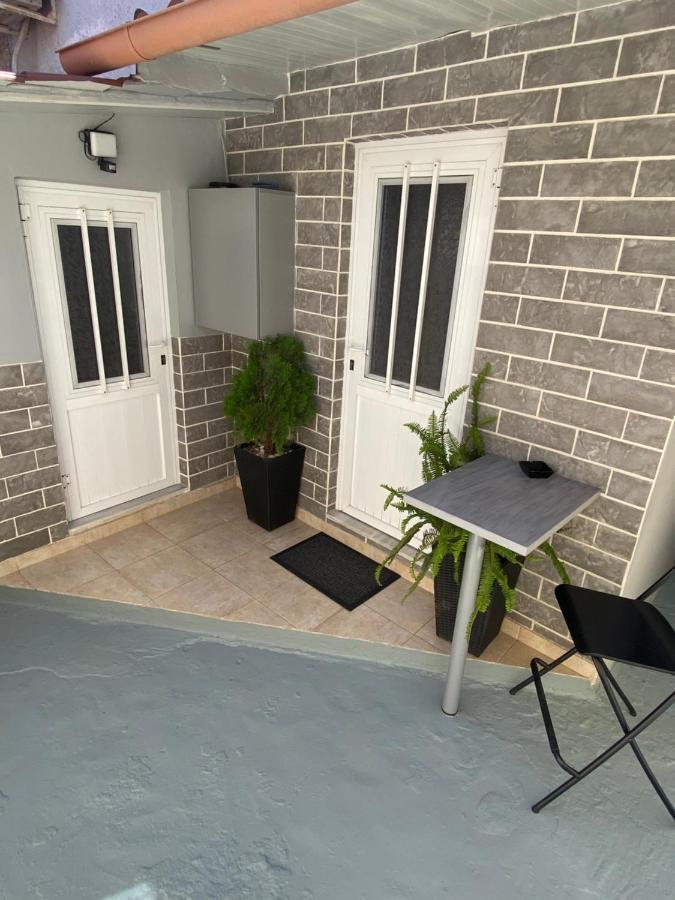 Small Cosy House Lavrion Apartment Екстериор снимка